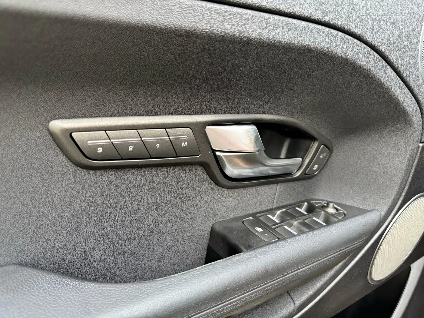 Photo 11 - Land Rover Range Rover Evoque