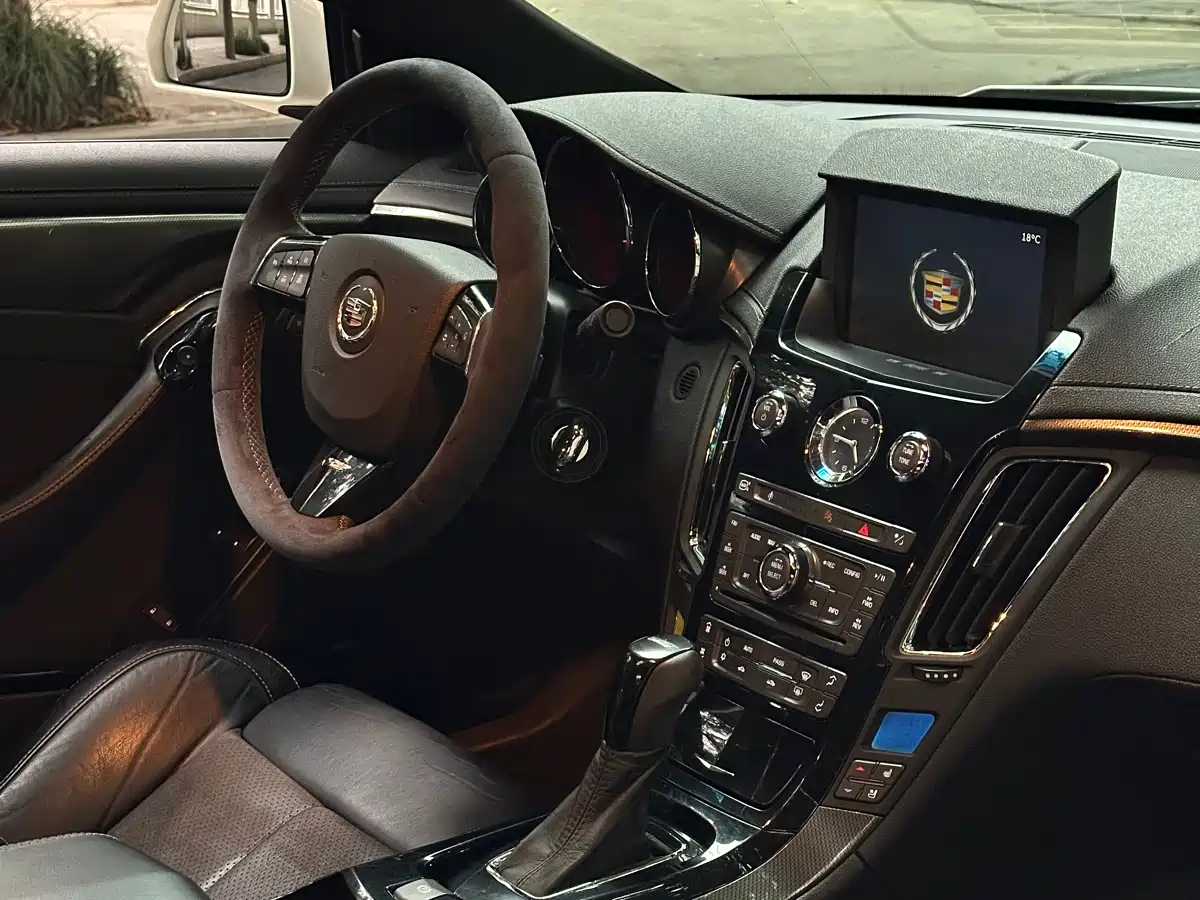 Cadillac CTS (Import) 2012 6.2L CTS-V COUPE фото 8