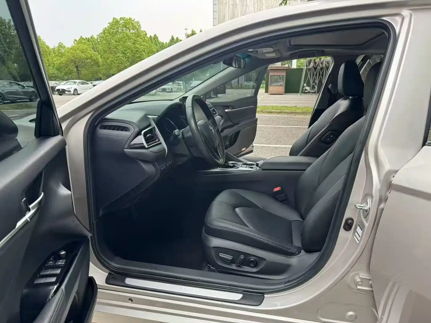 Toyota Camry 2021 2.0G Luxury Edition фото 4