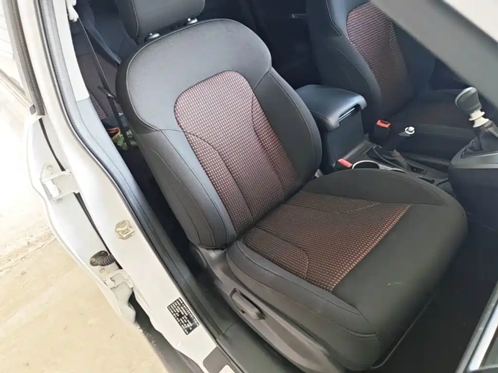 Photo 25 - Haval M6