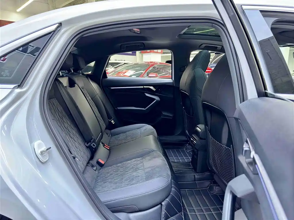 Audi A3 2023 Facelift A3L Limousine 35 TFSI Luxury Sport фото 6