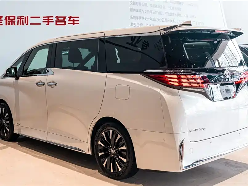 Toyota Alphard 2024 Hybrid 2.5L Ultimate Enjoyment Edition фото 3