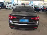 Photo 6 - Hyundai Sonata