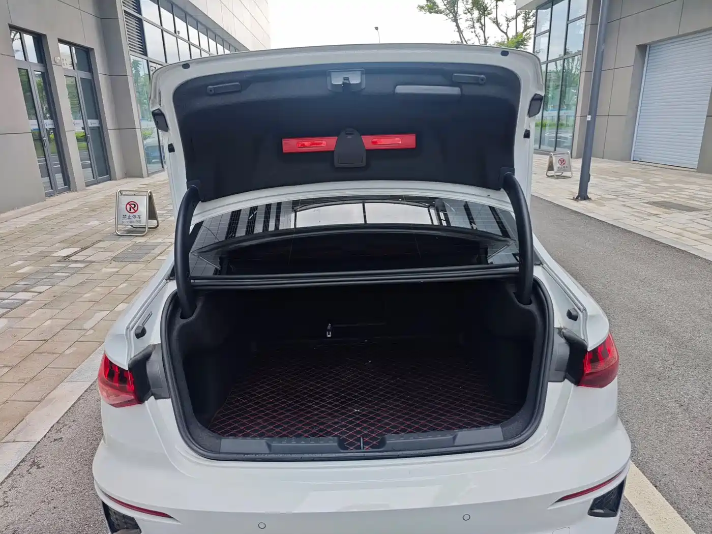 Audi A3 2023 A3L Limousine 35 TFSI Fashion Sport фото 8