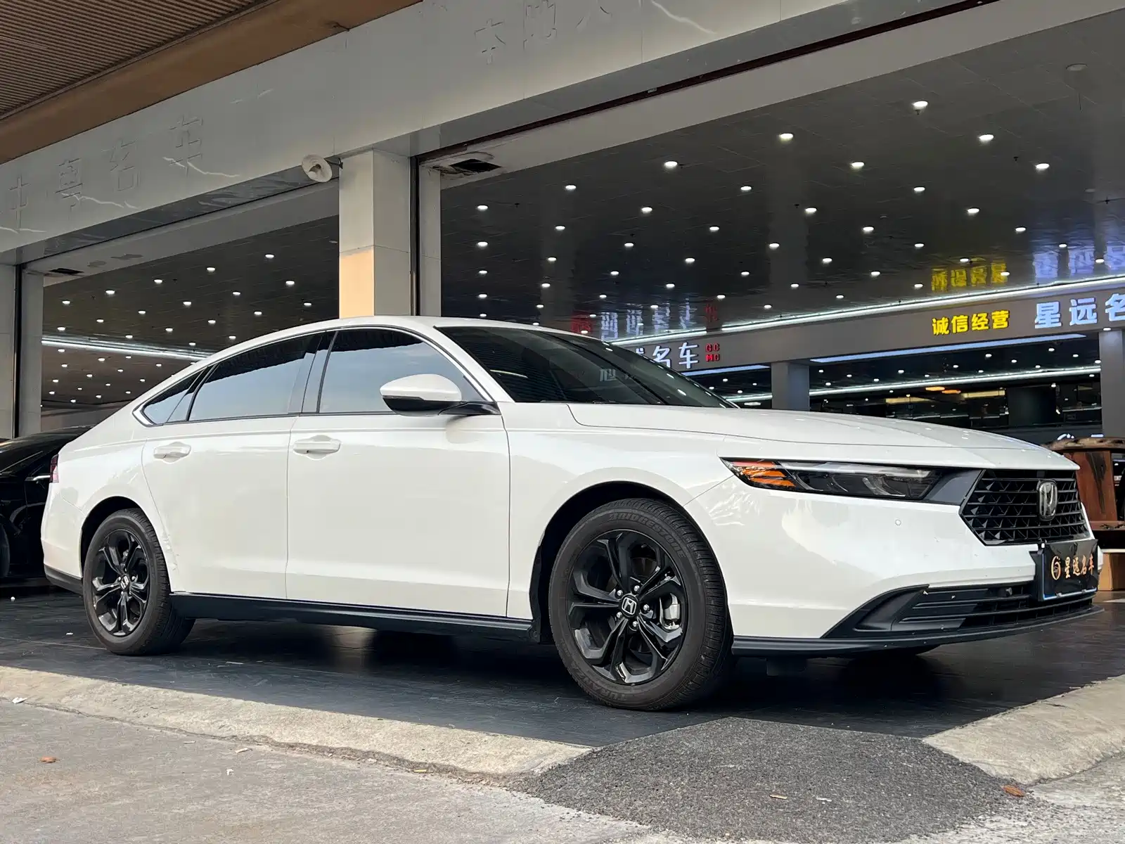 Photo 3 - Honda Accord