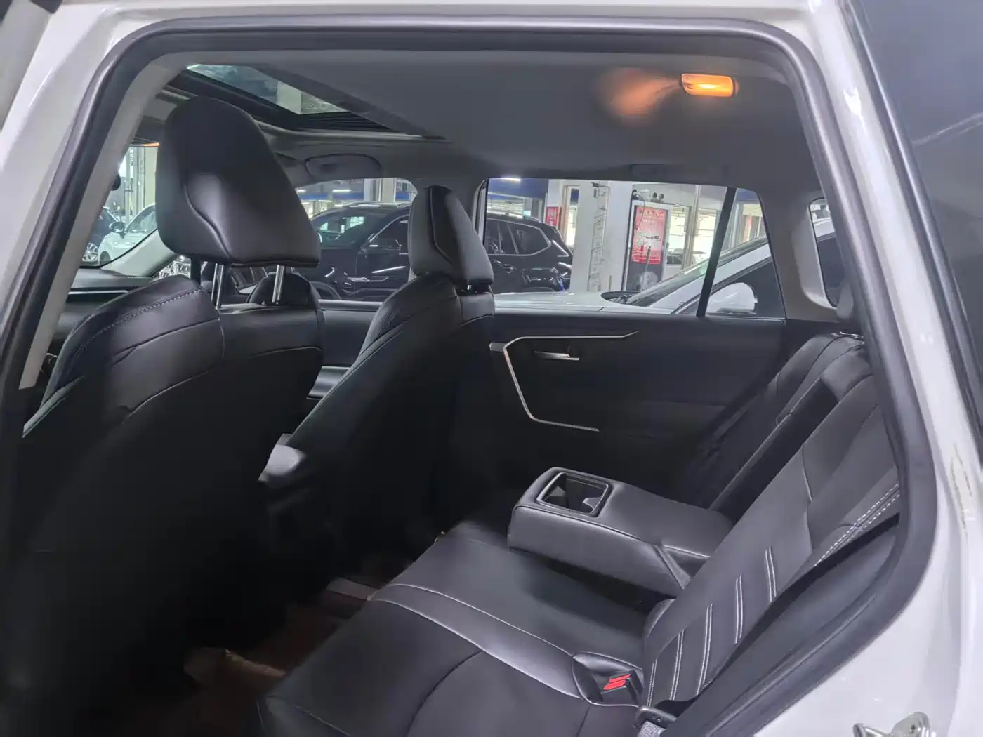 Toyota Wildlander 2020 2.0L CVT AWD Luxury Edition фото 13