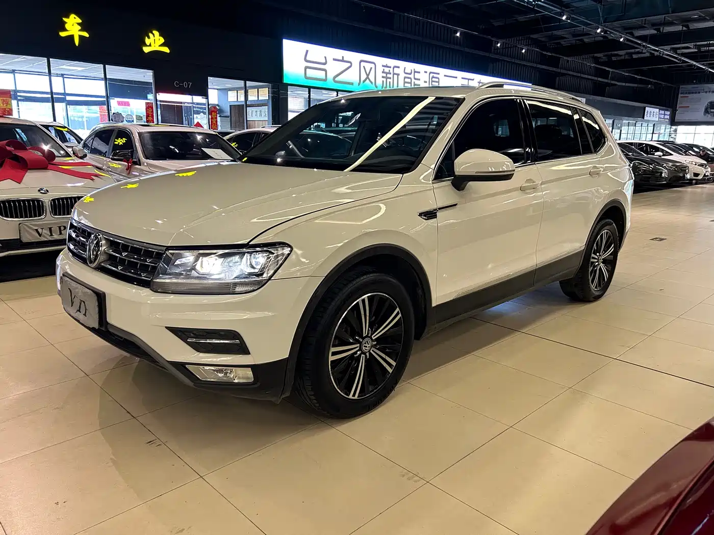 Volkswagen Tiguan L 2019 330TSI Automatic 2WD Panorama Comfort Edition China VI фото 4