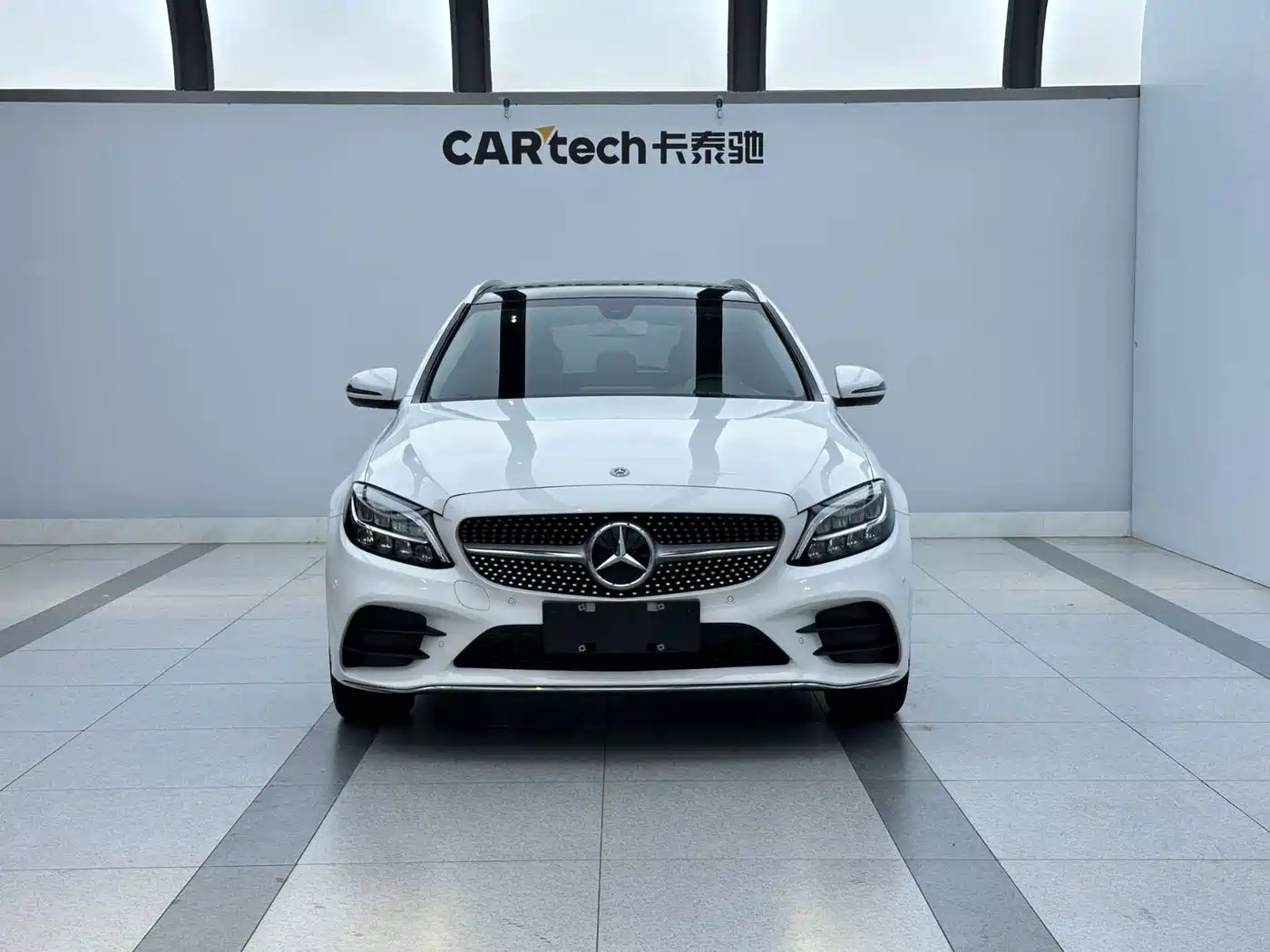 Фото 2 - Mercedes-Benz C-Class (Import)
