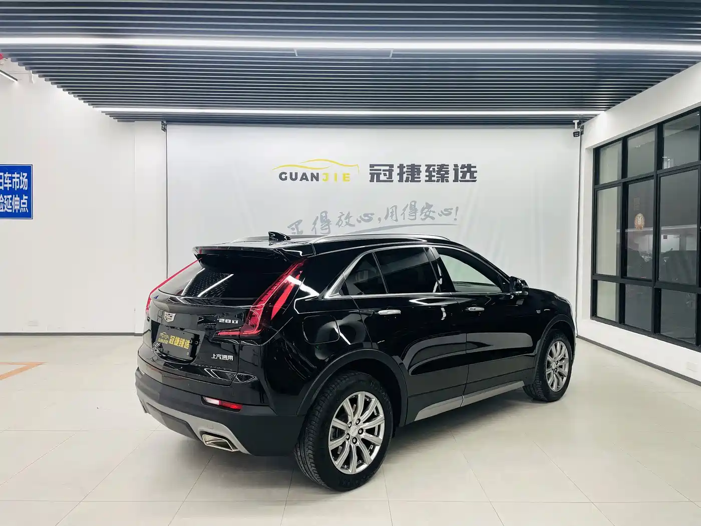 Cadillac XT4 2019 2018 28T FWD Leading Edition