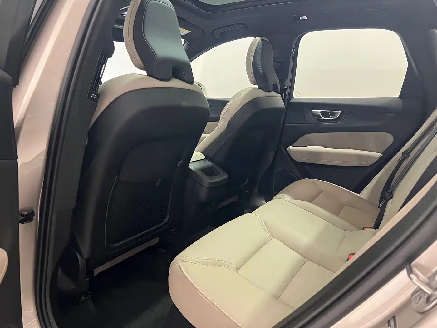 Volvo XC60 2025 2026 Model B5 AWD Premium Luxury