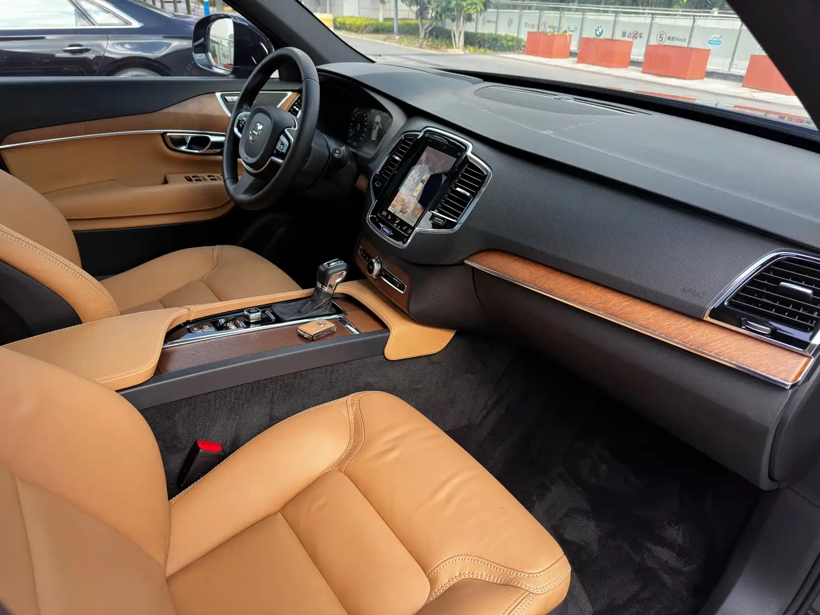 Фото 7 - Volvo XC90