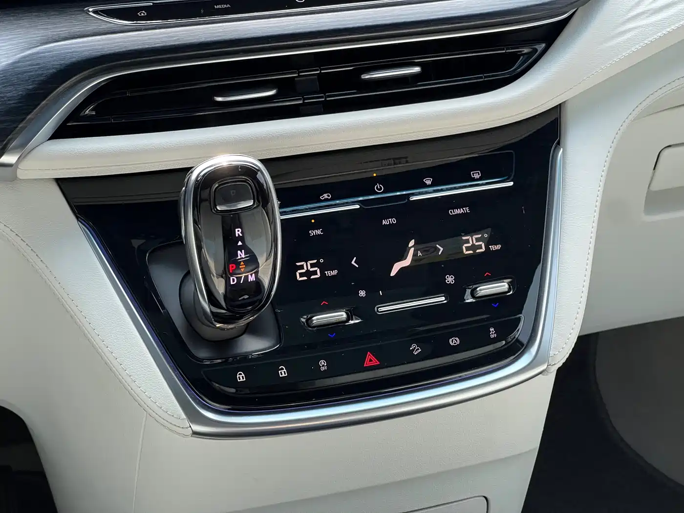 Buick GL8 2021 Avenir Aivia 4-Seater Prestige Edition фото 12