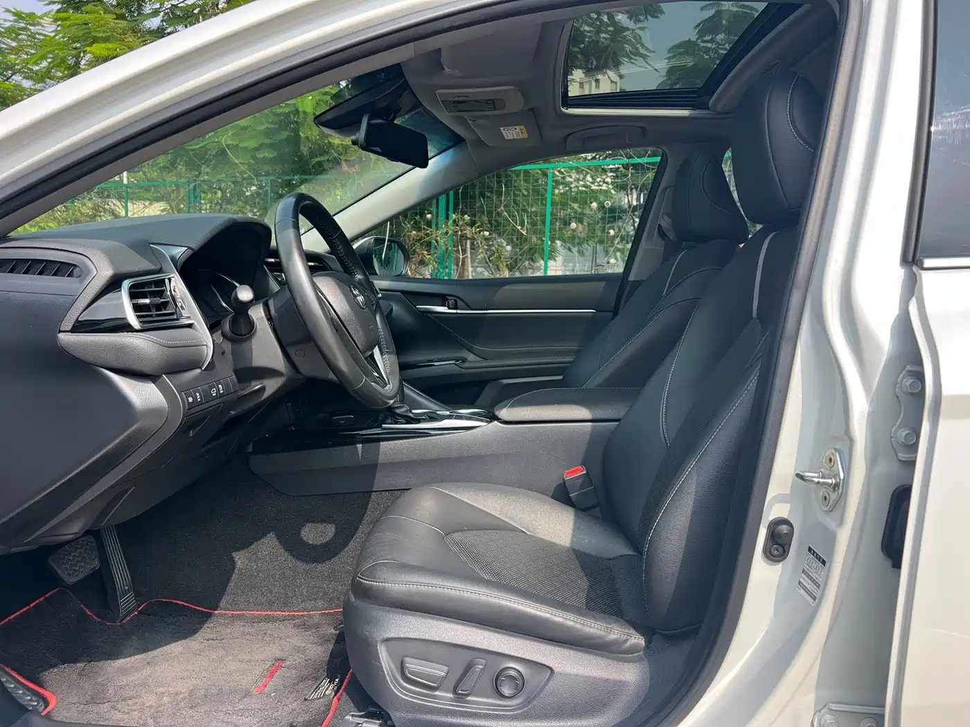 Фото 5 - Toyota Camry