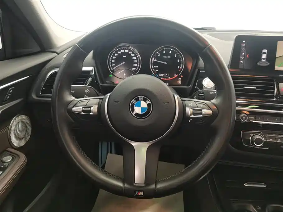 BMW 1 Series 2021 120i M Sport Shadow Edition фото 15