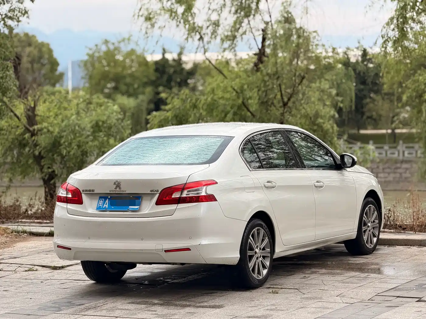 Peugeot 408 2014 1.8L Automatic Luxury Edition фото 3