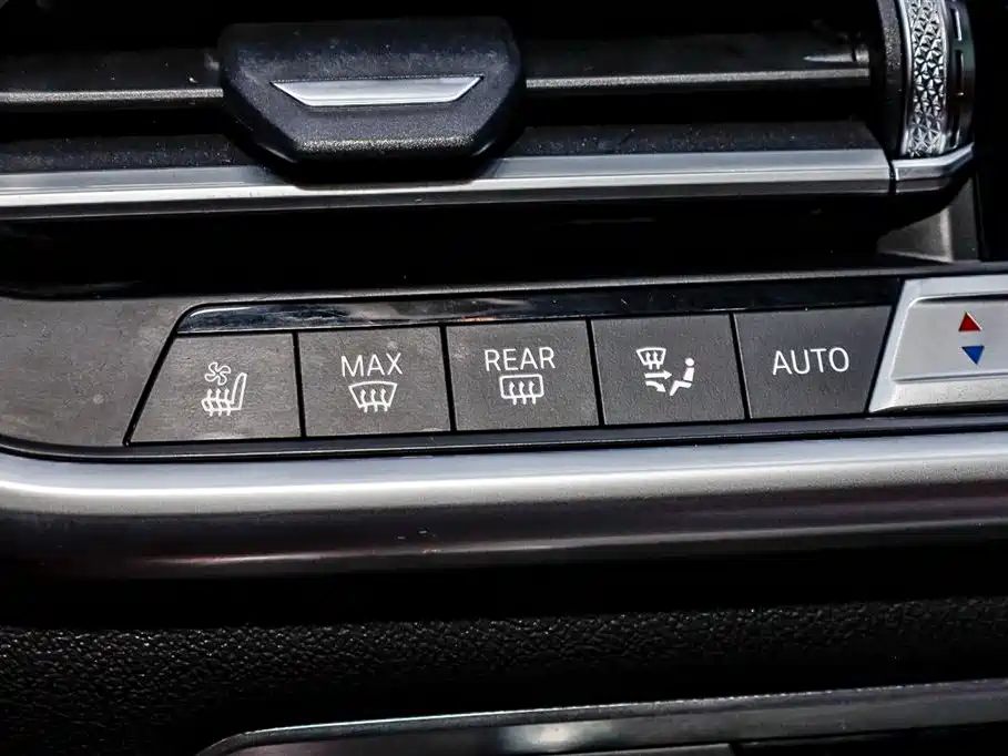 BMW X6 2021 Facelift xDrive40i Premium M Sport Package фото 23