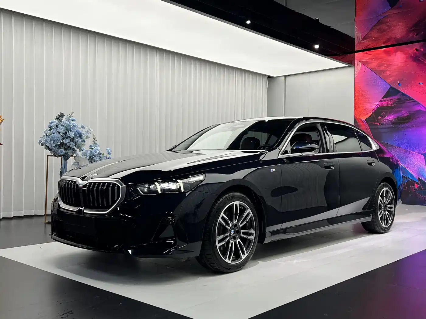 BMW 5 Series 2025 525Li M Sport Package