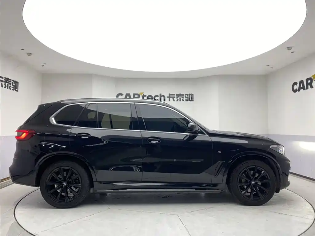BMW X5 (Import) 2019 xDrive40i M Sport Package фото 4