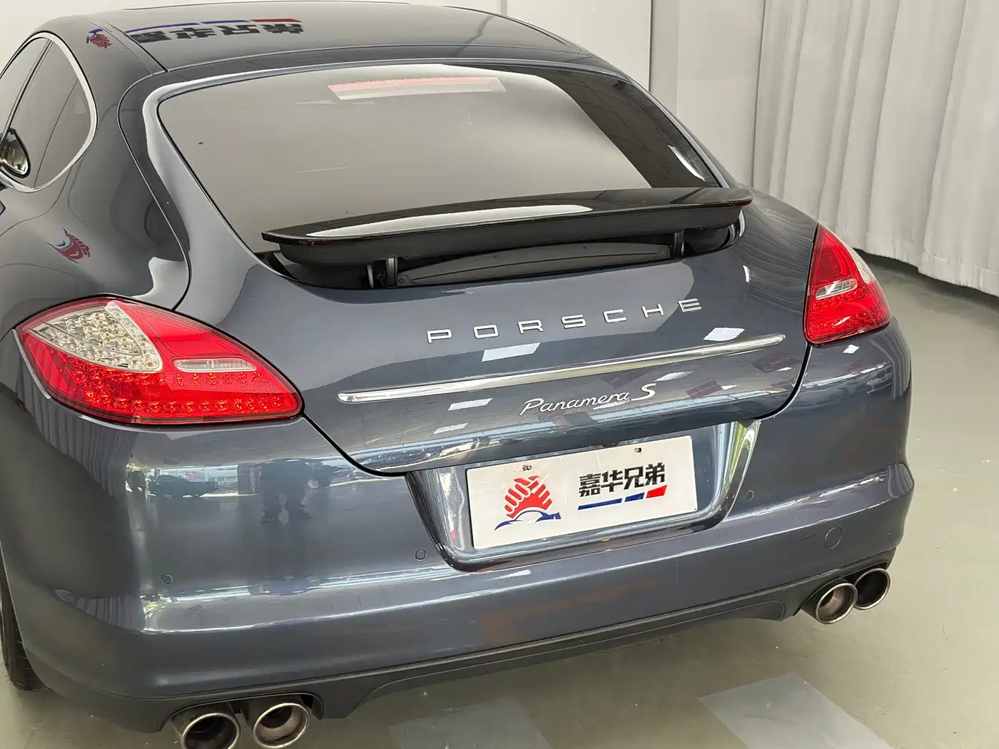 Porsche Panamera 2010 Model Panamera S 4.8L фото 16