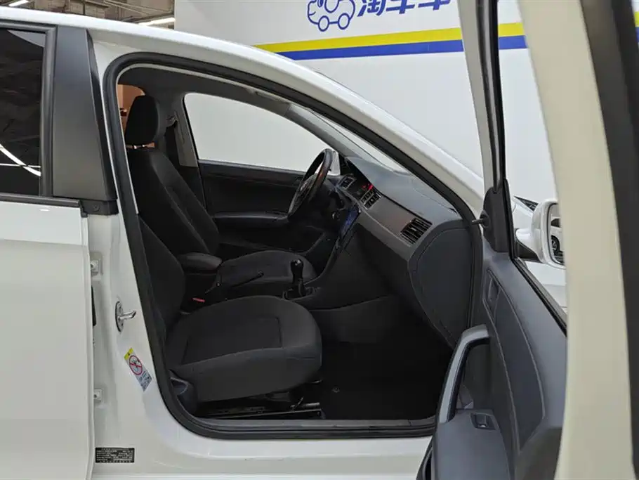 Volkswagen Santana 2015 1.4L Manual Trend Edition фото 8