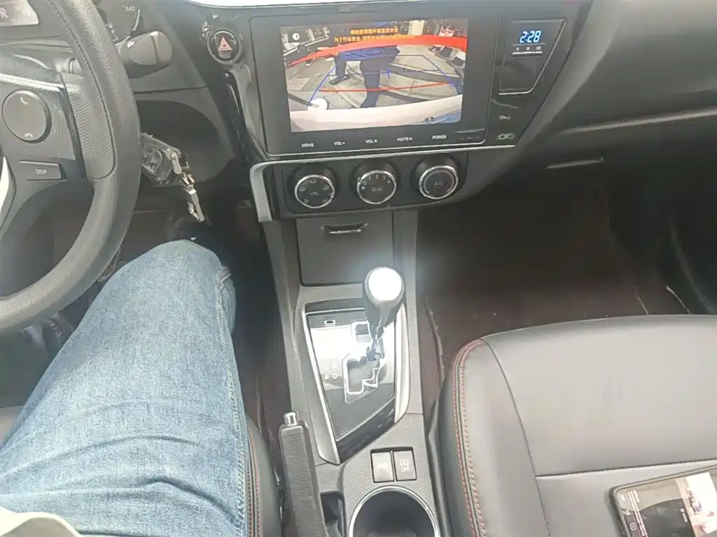 Toyota Corolla 2017 Facelift 1.2T S-CVT GL-i фото 14