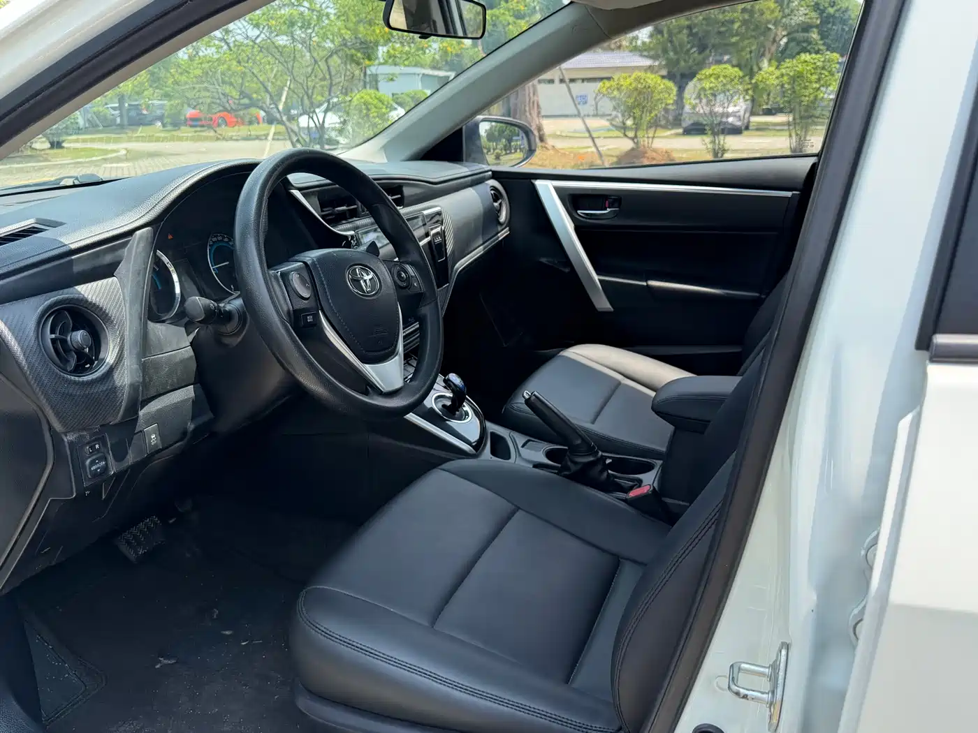 Toyota Levin 2017 Facelift Hybrid 1.8H GS E-CVT Elite Sunroof Edition China V фото 9