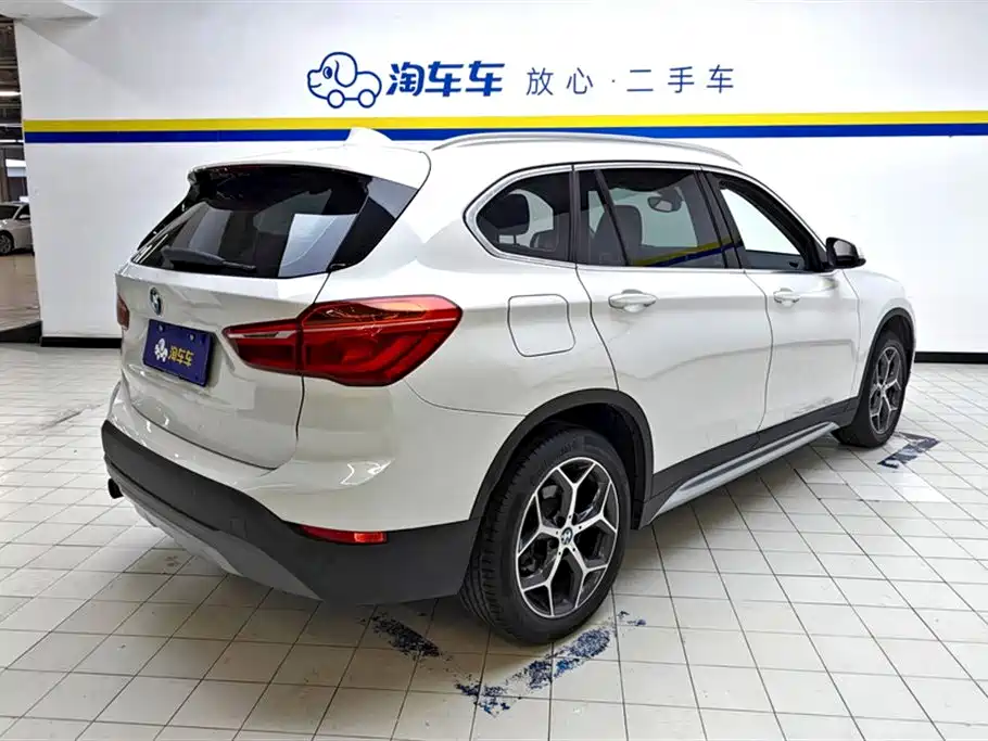 BMW X1 2019 sDrive18Li Premium Model фото 3