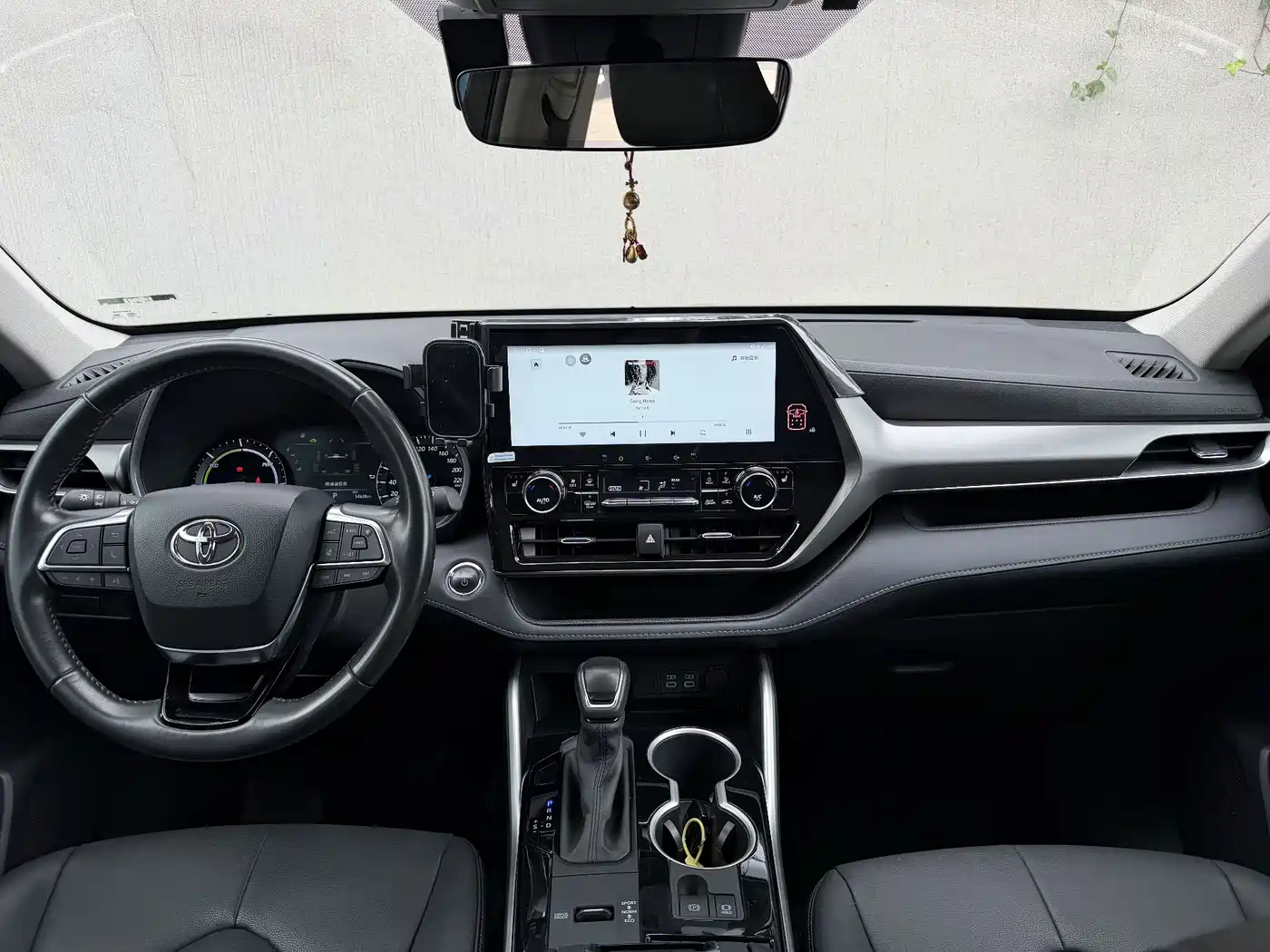 Toyota Highlander 2024 2.5L Smart Hybrid 4WD Luxury 7-seater фото 9