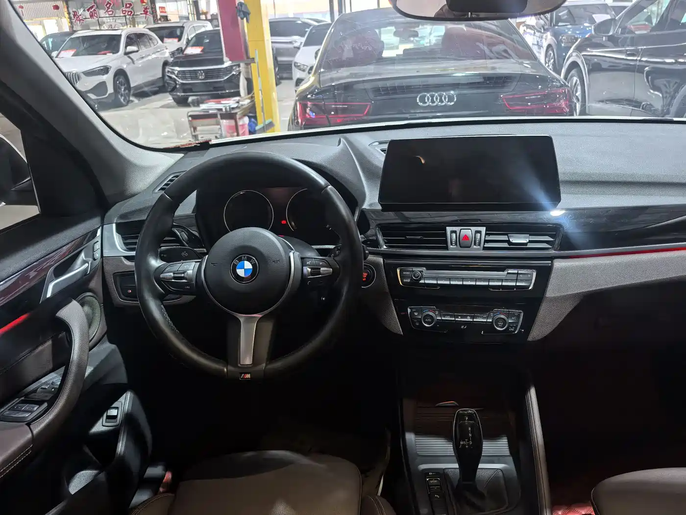 BMW X1 2022 sDrive25Li Leading фото 11