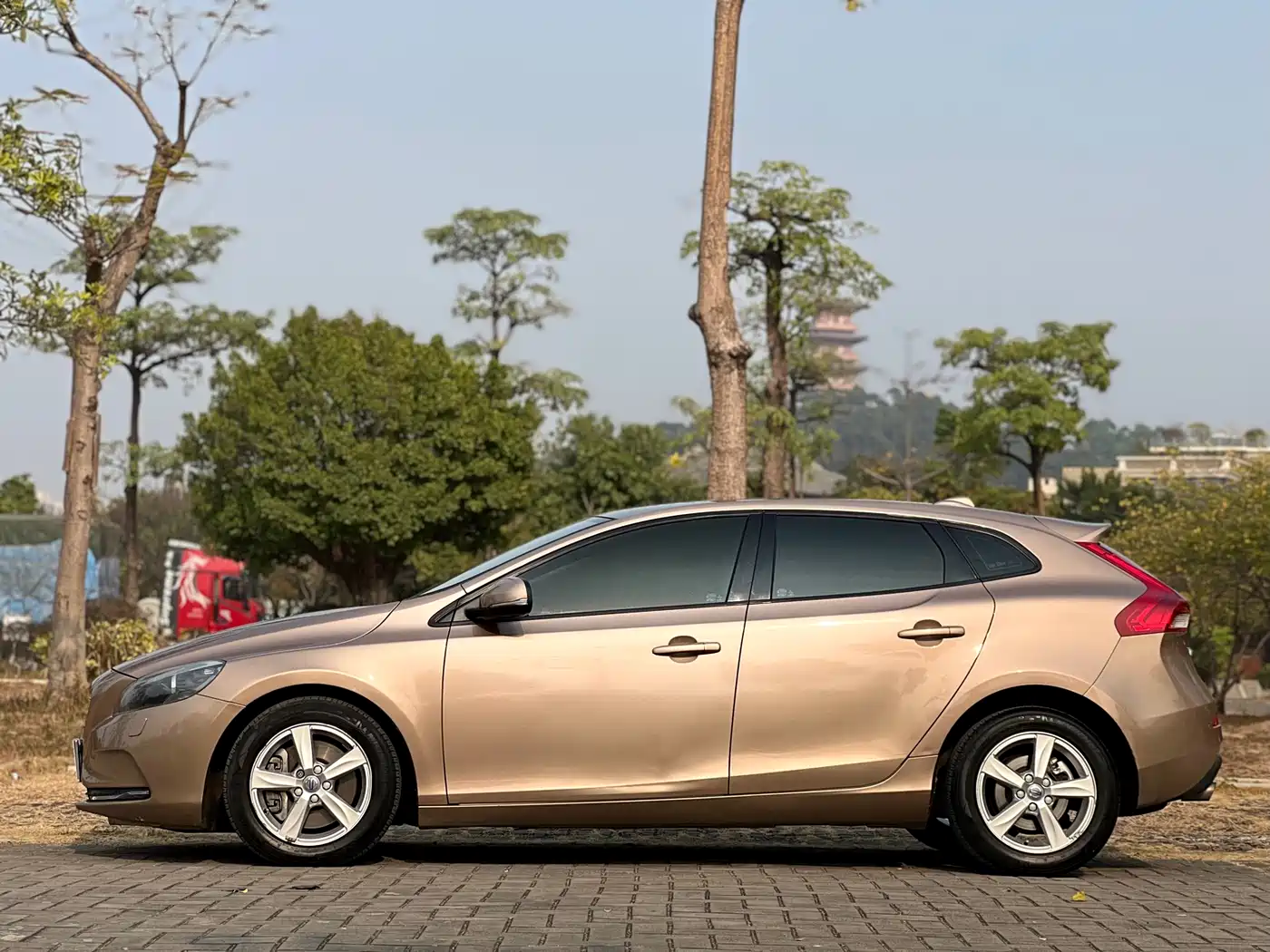 Фото 4 - Volvo V40