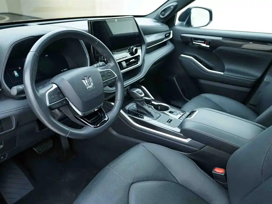 Toyota Crown Kluger 2023 2.5L HEV AWD Flagship Edition фото 10
