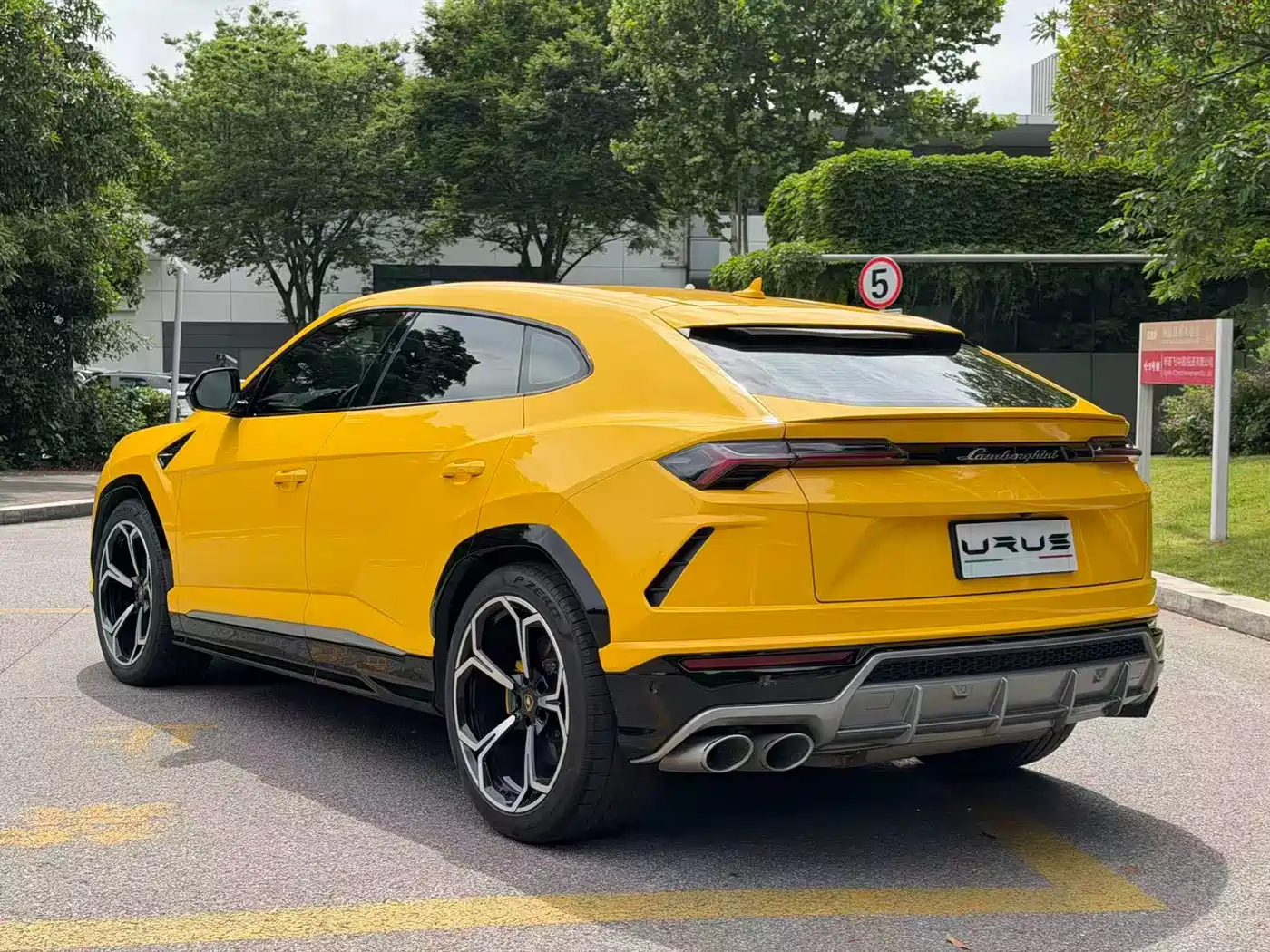 Lamborghini Urus 2021 4.0T V8 фото 6