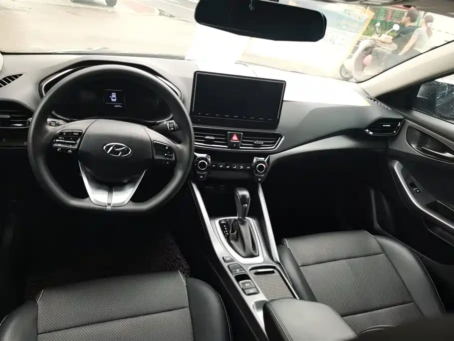 Hyundai Fista 2019 240TGDi Sport Edition China VI фото 12