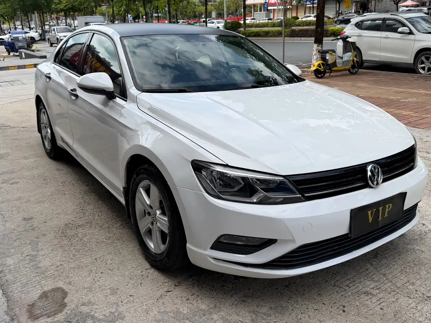 Volkswagen Lamando 2017 230TSI DSG Trend Edition фото 2