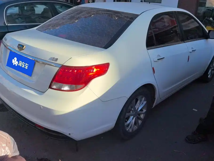 Фото 3 - Geely Vision