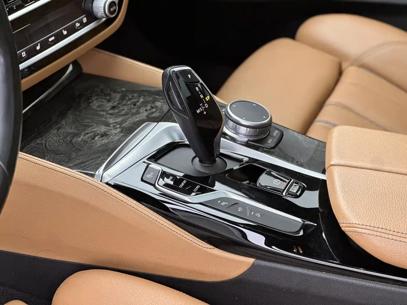 BMW 6 Series GT 2019 630i M Sport Package фото 15