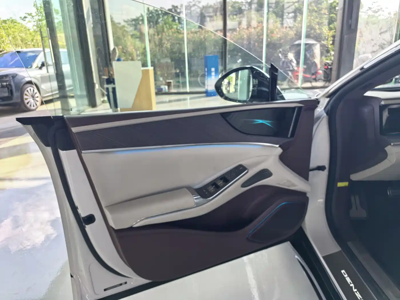 Denza Z9GT 2024 1100 AWD Ultra Edition фото 5