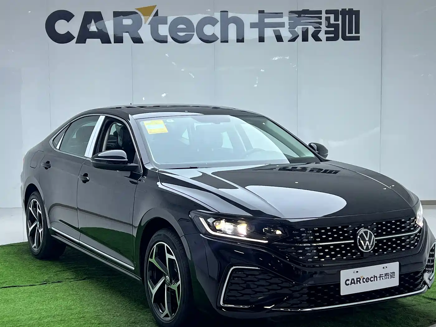 Volkswagen Passat 2026 Outstanding Edition 330TSI Elite Version фото 8