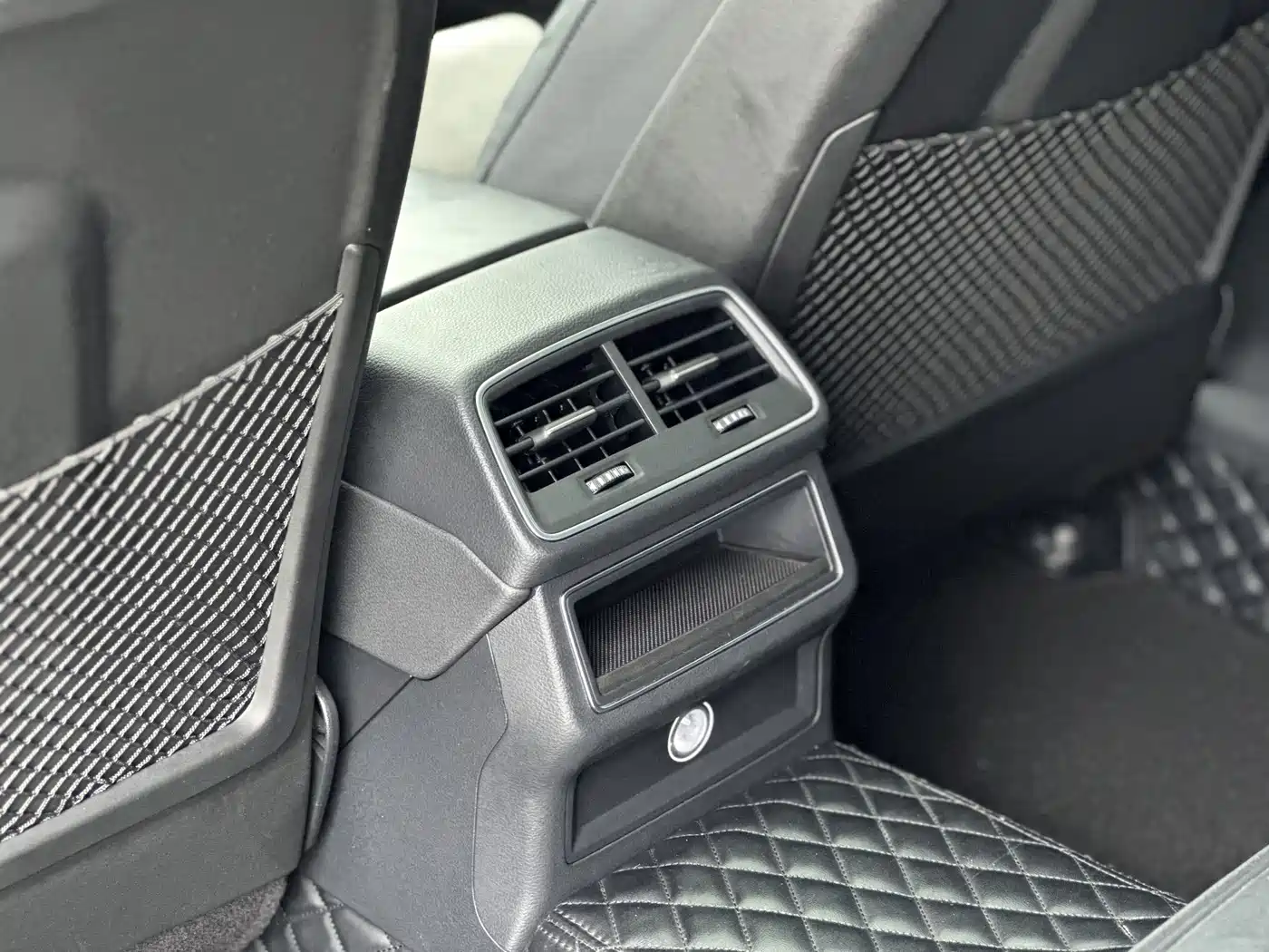 Audi A6L 2020 40 TFSI Luxury Dynamic фото 12