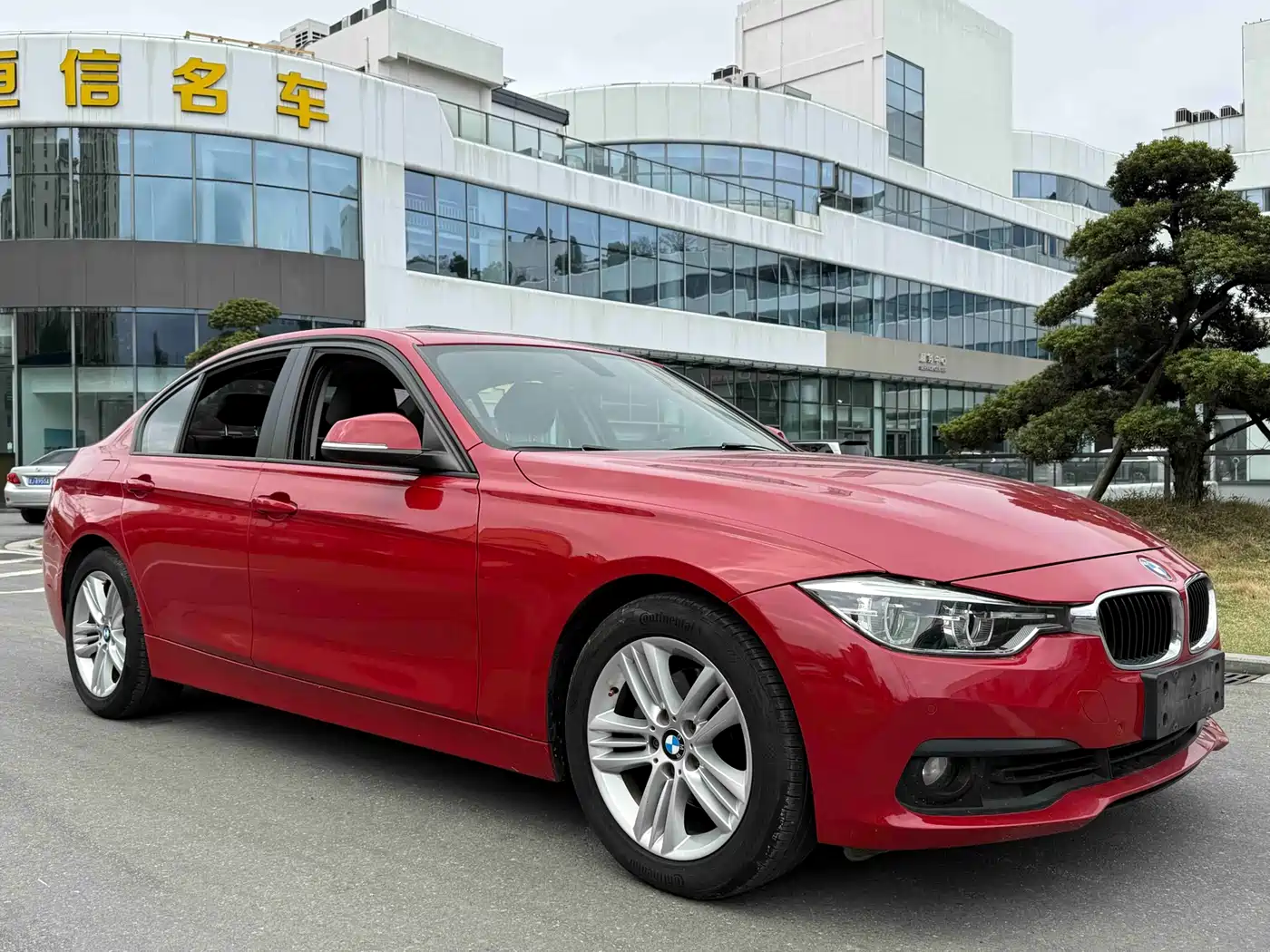 BMW 3 Series 2016 320i Fashion Model фото 3