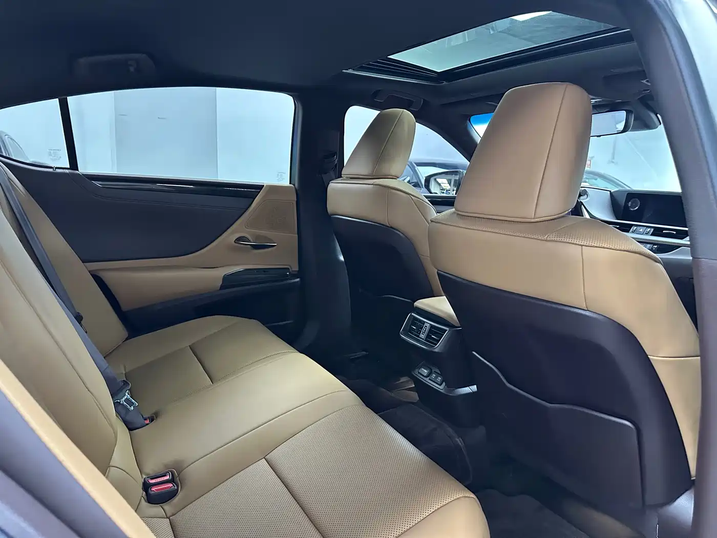 Lexus ES 2020 Model 300h Excellence Edition China V фото 14
