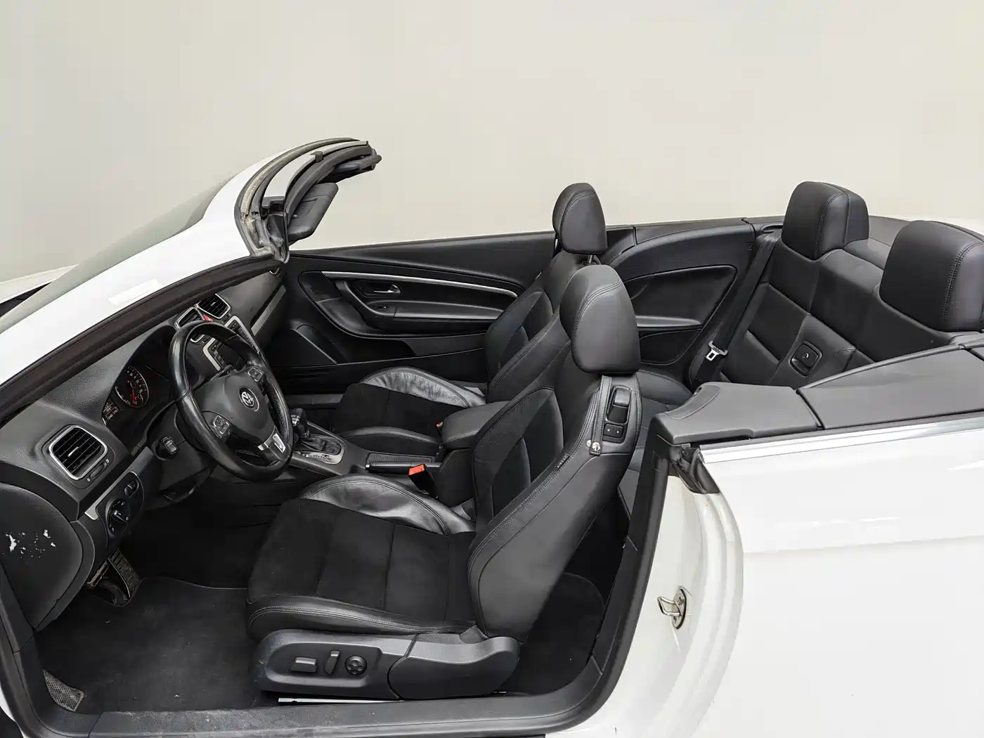 Volkswagen Eos 2010 2.0TSI DSG Luxury фото 8