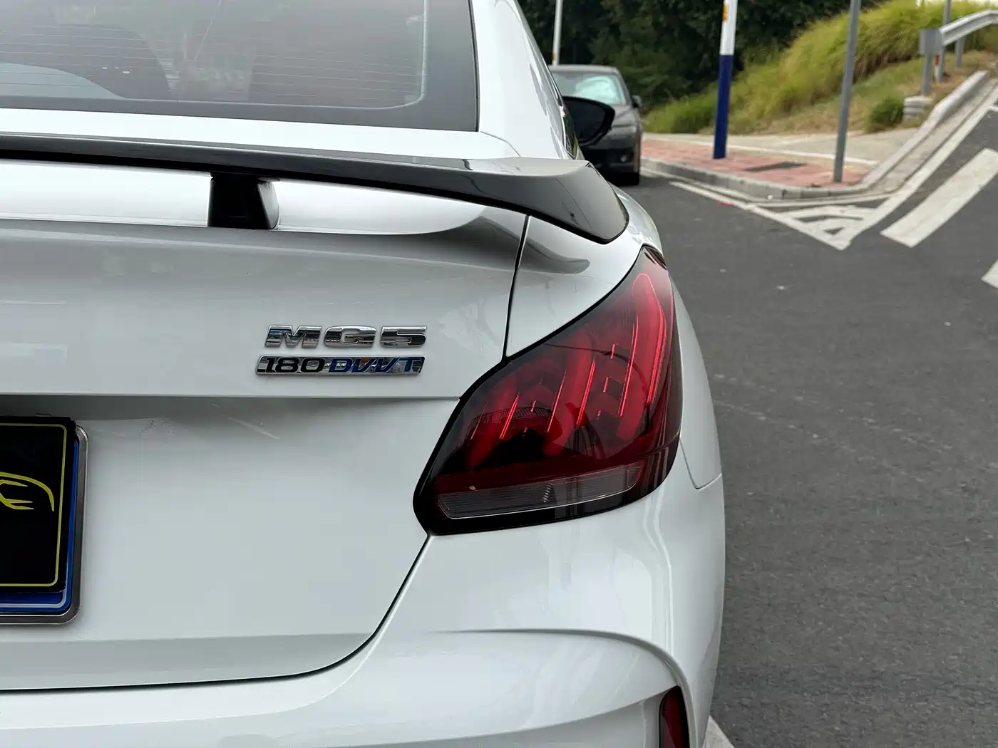 Toyota Levin 2021 Dual Engine 1.8H E-CVT Sport фото 30