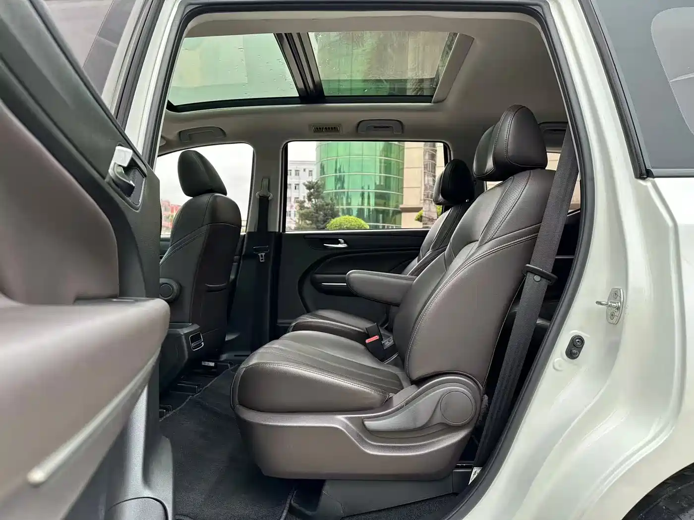 GAC Trumpchi Trumpchi M6 2019 270T Automatic Premium Edition (7-Seater) China V фото 16
