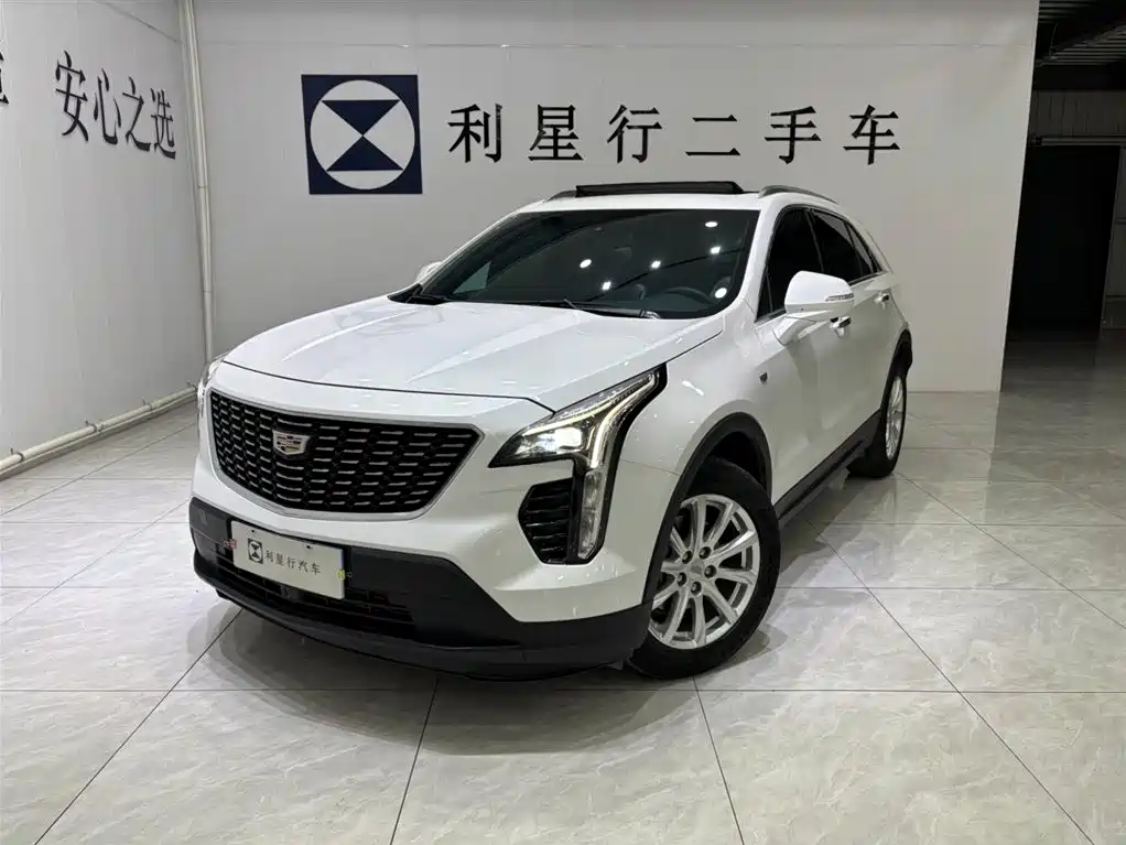 CADILLAC XT4