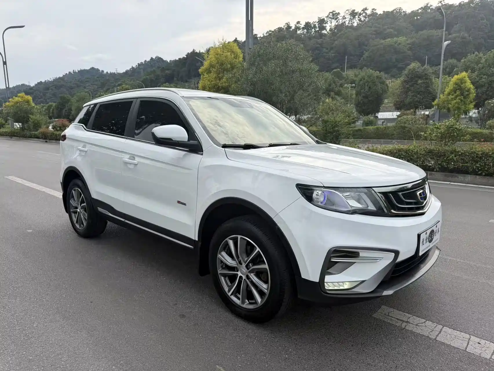 Фото 3 - Geely Atlas