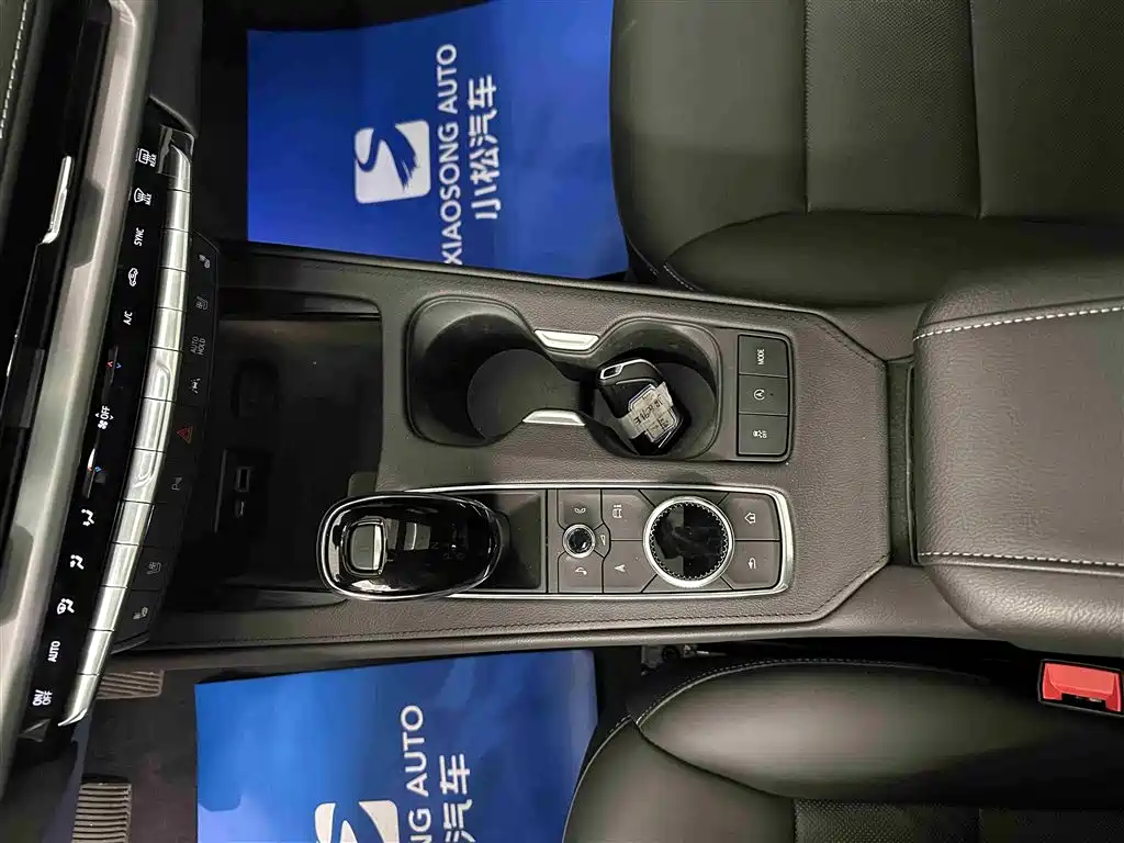 Cadillac XT4 2024 28T 2WD Premium фото 10