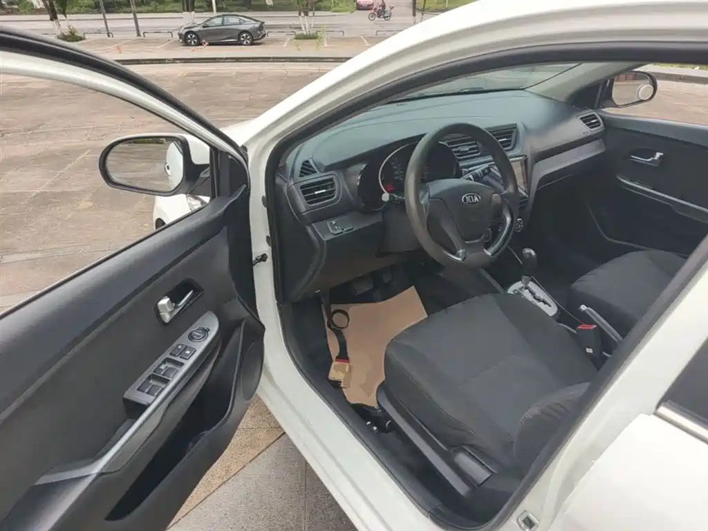 Kia K2 2015 Sedan 1.4L AT GLS фото 16