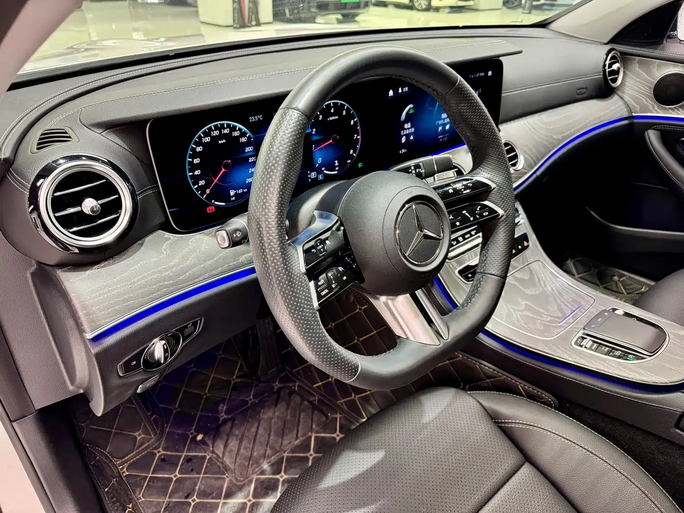 MERCEDES-BENZ E CLASS