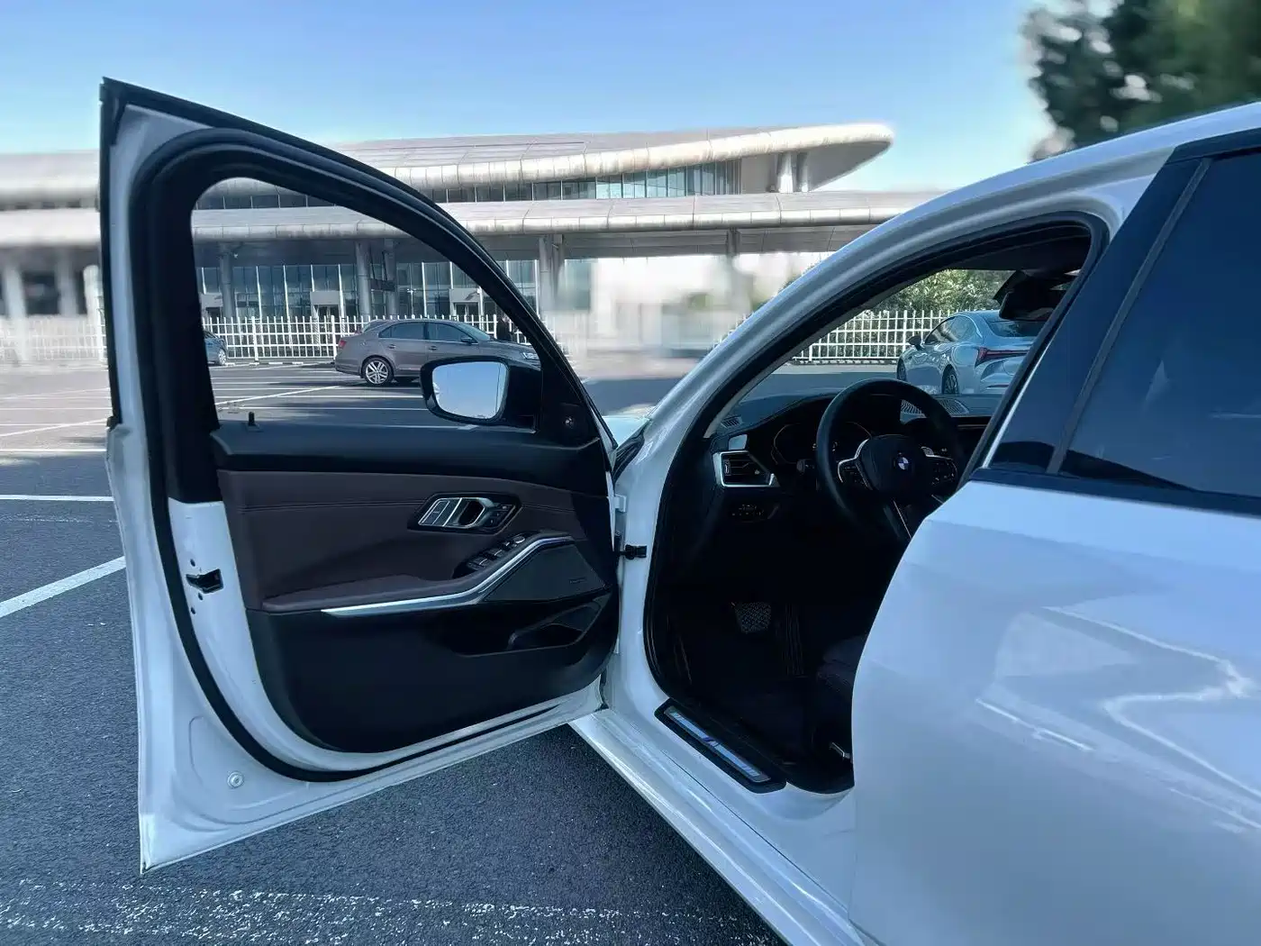 BMW 3 Series 2020 325Li M Sport Black Night Package фото 3